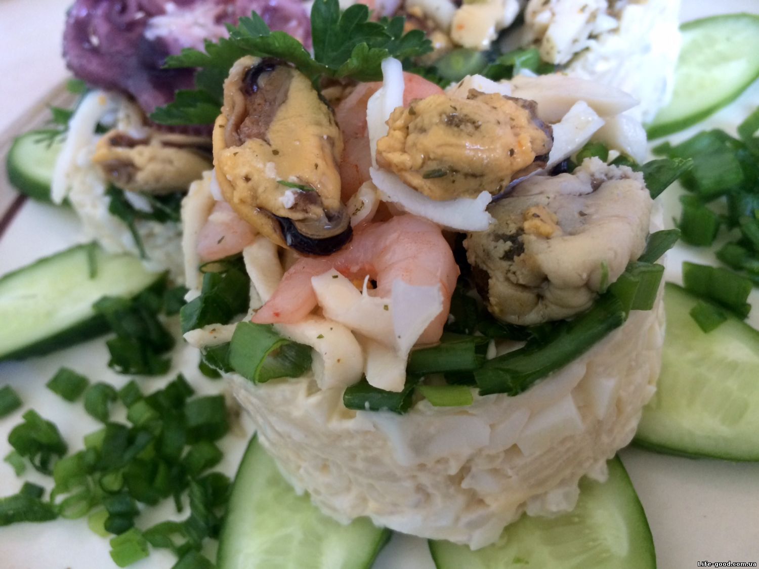 Быстрый салат с морепродуктами