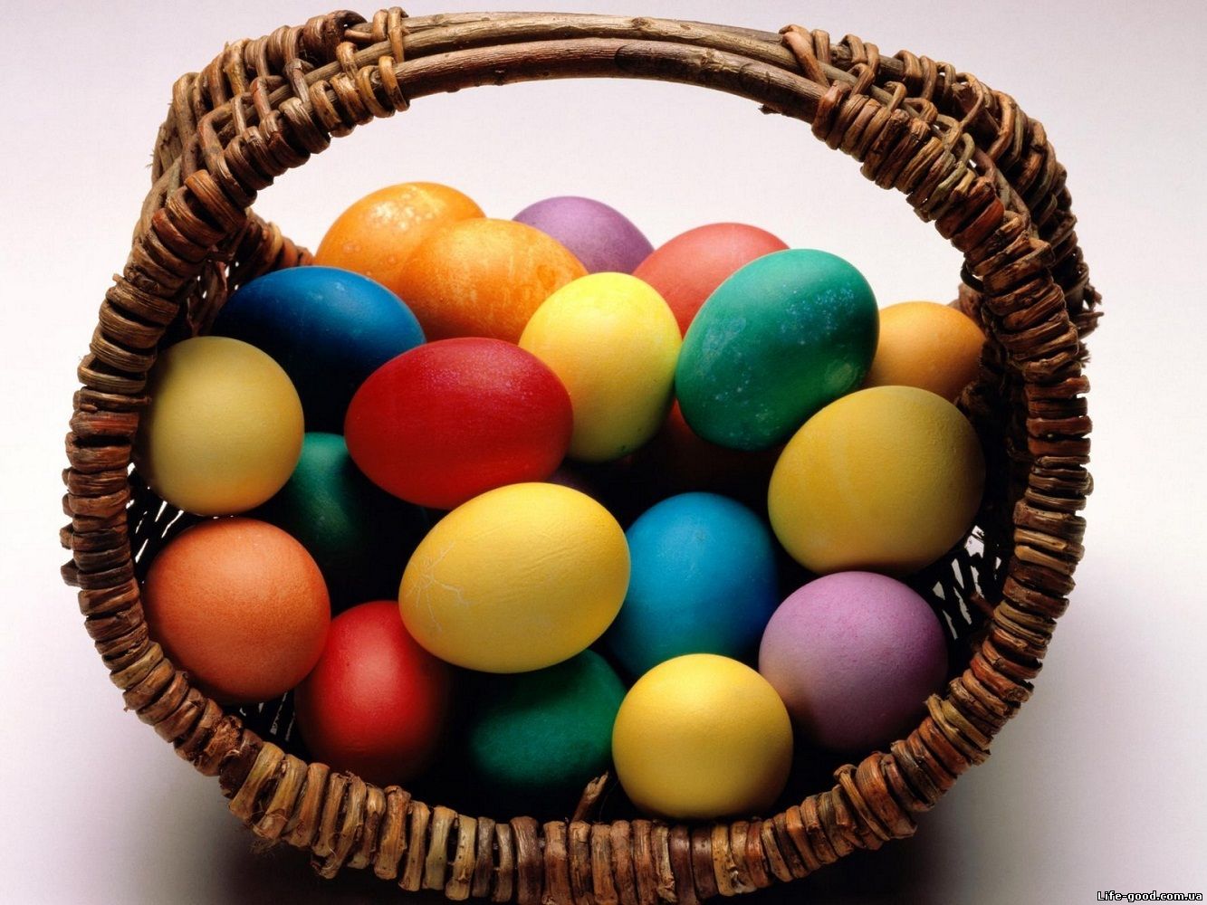 Яйца крашенные натуральными красителями