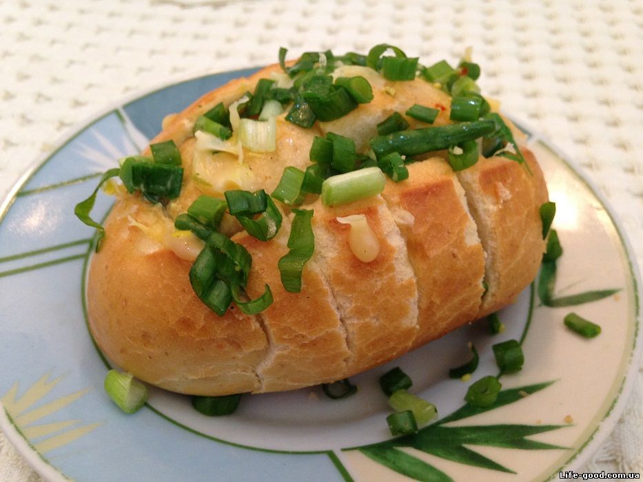 Луково-сырный хлеб