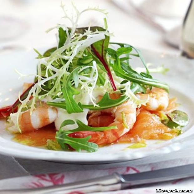 Очень вкусный салат с креветками и кальмарами, самые простые рецепты к празднику